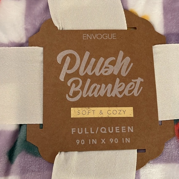 NEW!! Strawberry super soft queen size blanket! Viral! BN with tags - Picture 2 of 6